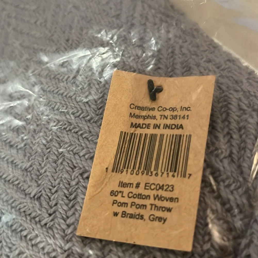 Creative Co-Op Grey Woven Cotton Pom Pom Throw/NWT